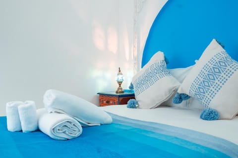 Photo of the whole room, Bedroom, towels