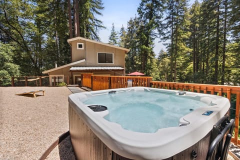 Redwood Oasis - Luxe Santa Cruz Cabin with Hot Tub Cabin in Ben Lomond