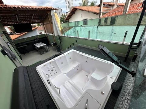 Hot Tub, Spa and wellness centre/facilities
