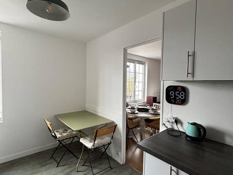 Appartement lumineux avec 2 chambres au cœur de Merville-Franceville - FR-1-465-111 Apartment in Normandy