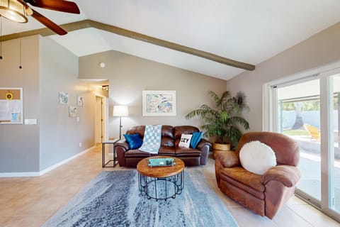 Largo Beach Retreat House in Largo