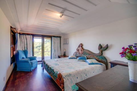 Bed, Photo of the whole room, Bedroom, wardrobe, air conditioner