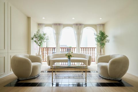 Living room, Photo of the whole room