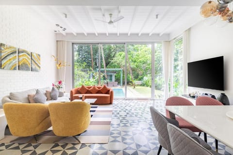 TV and multimedia, Living room, Garden view