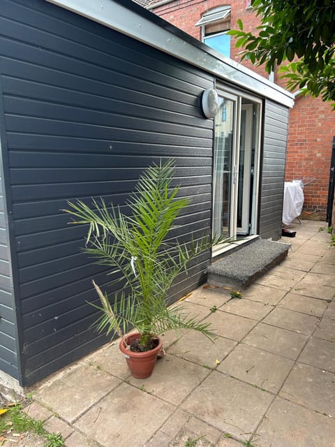 ChaRloHub 01 Vacation rental in Coventry