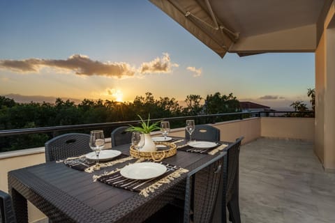 View (from property/room), Balcony/Terrace, Sunset