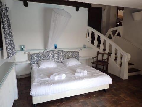 Authentic & Atypical house - Vence Bed and Breakfast in Saint Paul de Vence