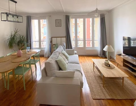 Appartement lumineux à Levallois, proche métro & Paris Apartment in Levallois-Perret
