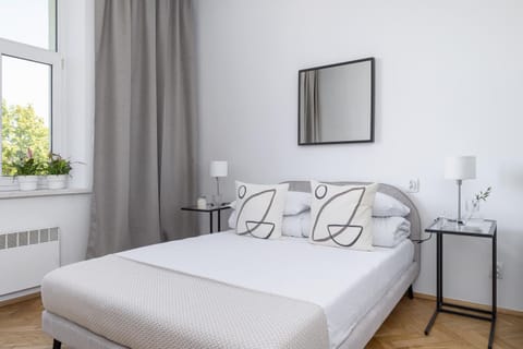 Bed, Photo of the whole room, Bedroom, internet