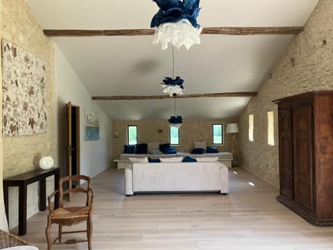 Mas du 18e siècle au calme entouré de champs de lavandes House in Forcalquier