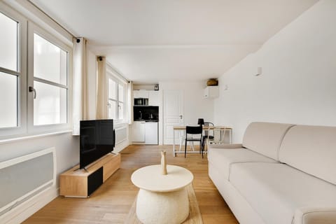 Communal lounge/ TV room, TV and multimedia, Kitchen or kitchenette, Living room