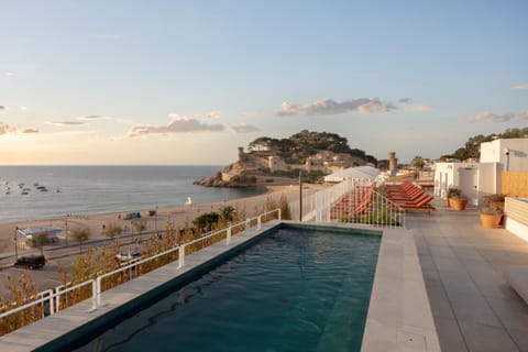 Nearby landmark, Day, Natural landscape, Beach, Pool view, Sea view, Swimming pool