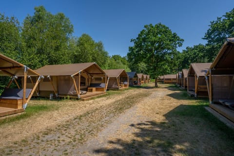 Safaritent de Windroos Luxury tent in Kamperland