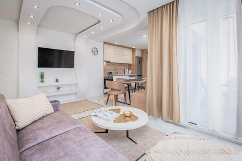 Kitchen or kitchenette, Living room