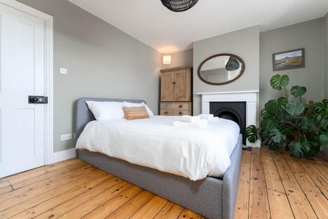 Bed, Bedroom, wardrobe