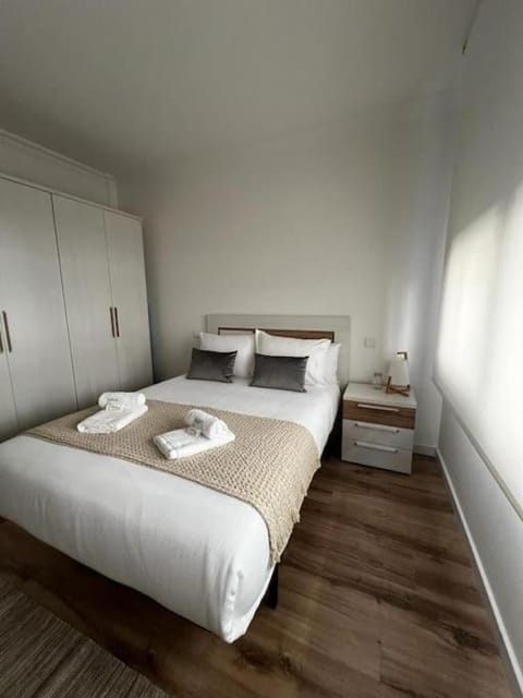 GRIS con Parking Gratis Apartment in Vigo