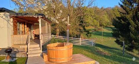 Property building, Hot Tub