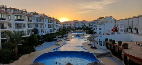 Mountain view, Pool view, Sunset