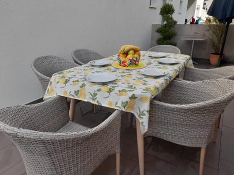 Apartment Jelena - cozy two bedroom apartment only 70m from the beach, Diklo - Zadar Apartment in Zadar