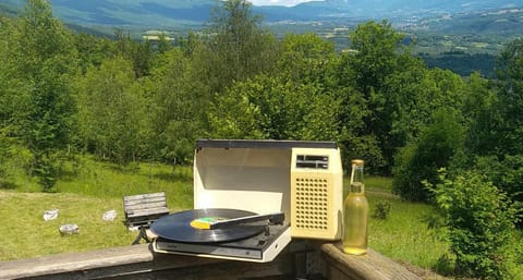 Eco-Refuge de Montailloux Nature lodge in Auvergne-Rhône-Alpes