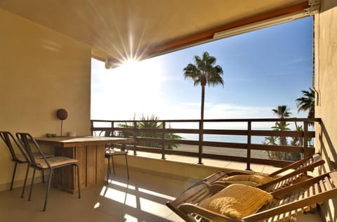 Day, View (from property/room), Balcony/Terrace, Seating area, Dining area, Sea view