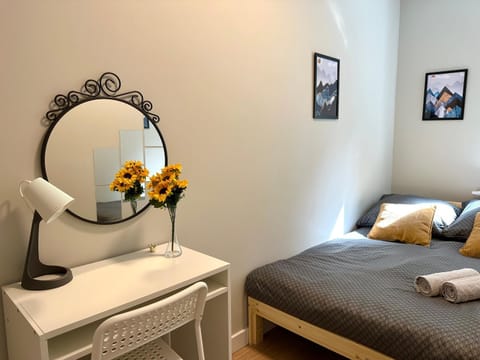 Bed, Photo of the whole room