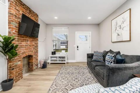 2 homes side by side downtown with fenced yard and hot tub House in Ohio