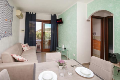 TV and multimedia, Living room, Dining area