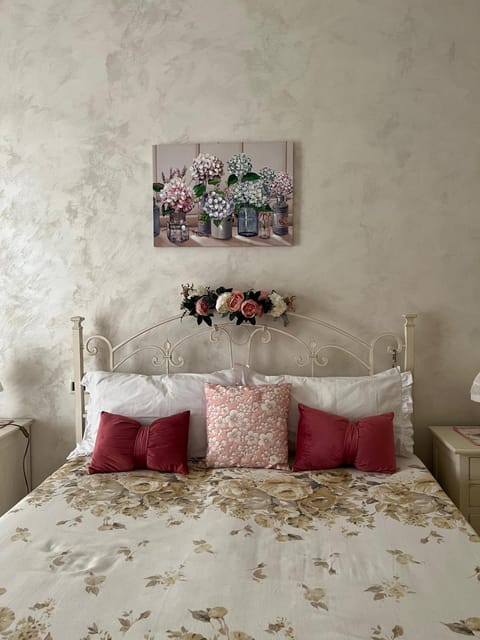 Bed, Decorative detail