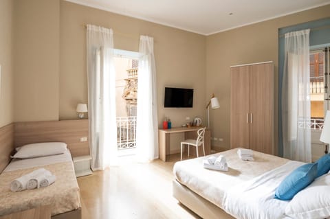 TV and multimedia, Coffee/tea facilities, View (from property/room), Balcony/Terrace