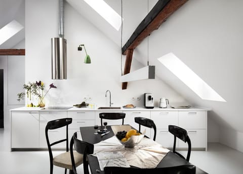 Dining area, kitchen