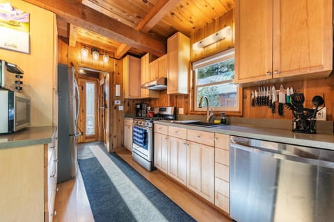 3BD Retreat - 5 Min to Beach Trails & Town House in Dollar Point