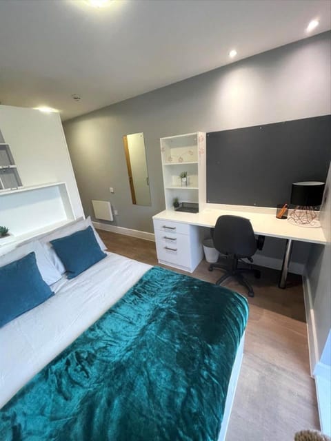 For Students Only Student Roost Tramways Chester Apartment in Chester