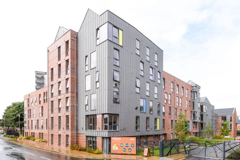 For Students Only Student Roost Tramways Chester Apartment in Chester