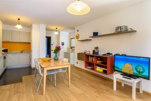 TV and multimedia, Living room, Seating area, Area and facilities