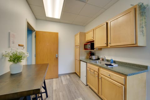 1 Mi to Allegheny River Cozy Apt with Shared Patio! Apartment in Allegheny River