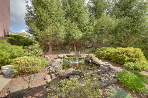 Pet-Friendly New Kensington Apt with Shared Perks Apartment in Allegheny River