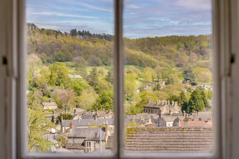Neighbourhood, City view, Mountain view