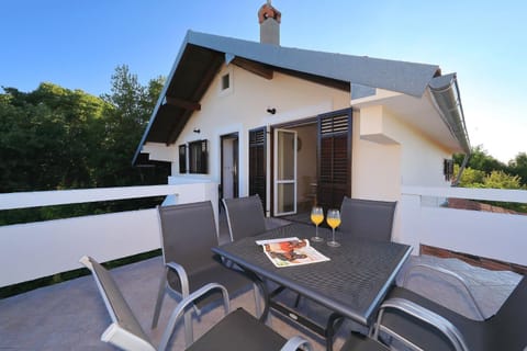 Property building, Day, View (from property/room), Balcony/Terrace, Balcony/Terrace