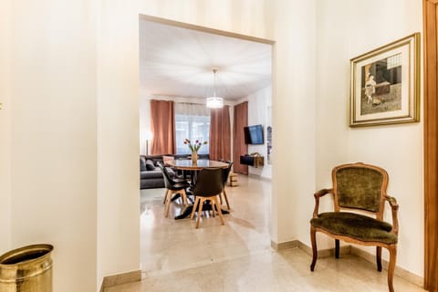 TV and multimedia, Living room, Seating area