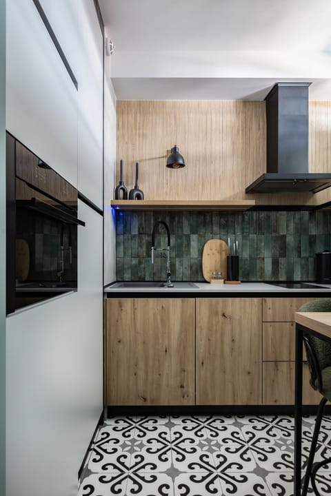Coffee/tea facilities, Kitchen or kitchenette, Breakfast, Lunch, Lunch, Dinner, Dinner, dishwasher, microwave, oven, stove, stove, kitchen, kitchen