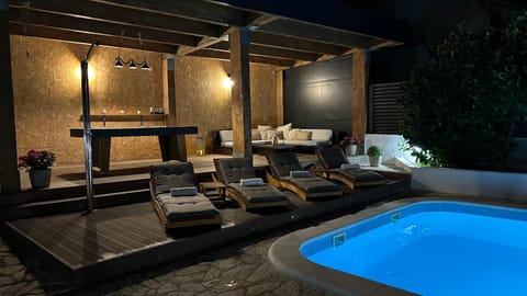 Night, Pool view, Swimming pool, sunbed