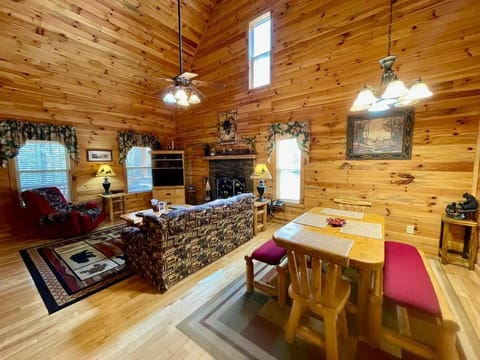Cabin 2 bed close to Helen hot tub #15 Cabin in White County