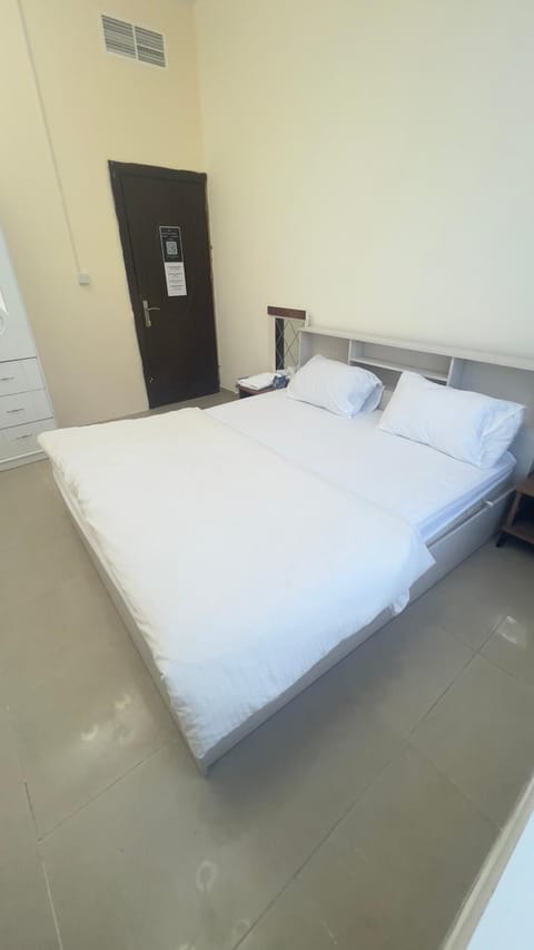 P3) Fantastic Seaview Room with shared bath inside 3bedroom apartment Vacation rental in Ajman