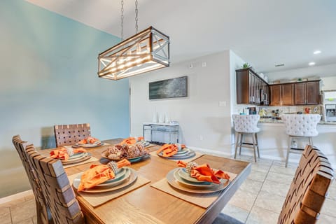 Chic and Relaxing Katy Escape with Community Pool! House in Harris County