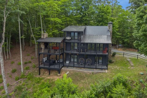 Top of the Mountain Breathtaking Views Hot Tub House in Blue Ridge