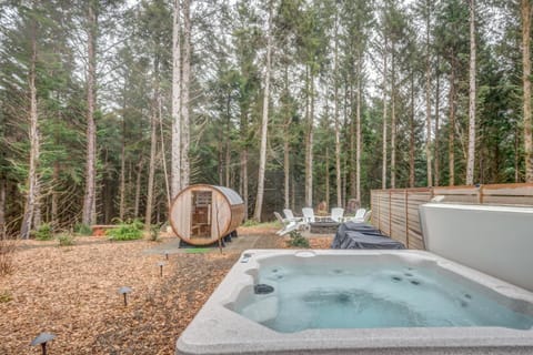 Hot Tub, Hot Tub, Sauna, Sauna, Spa and wellness centre/facilities, fireplace