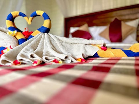 Bed, Photo of the whole room, Bedroom, towels