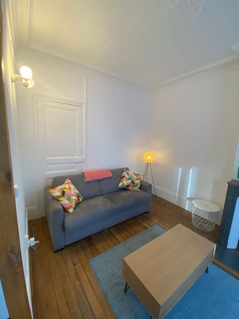 Bed, Living room, Seating area