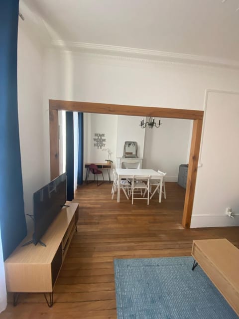 TV and multimedia, Living room, Seating area, Dining area, hair dresser